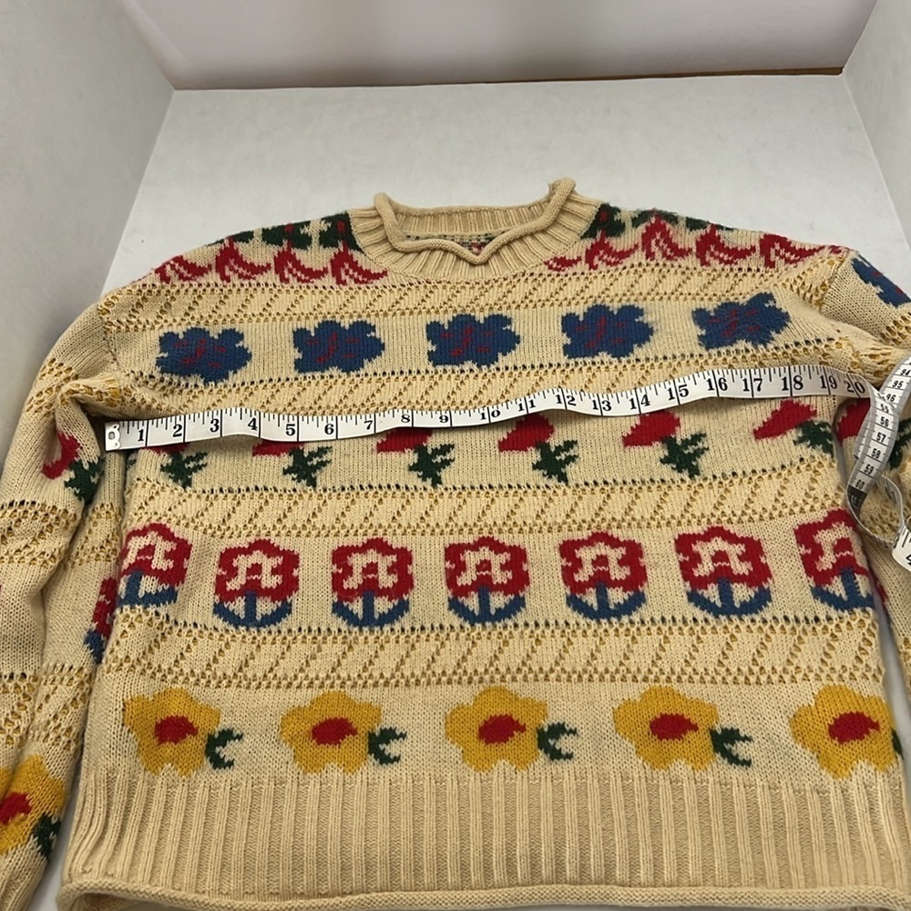 Pointelle Knit Floral Pattern Sweater - Picture 4 of 7